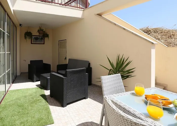 T2-sea View By Nazpina